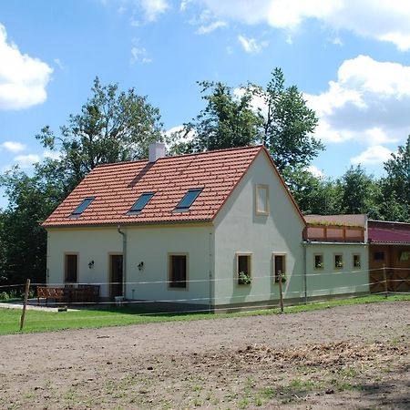 Apartmán Penzion Stáj Návary Exteriér fotografie